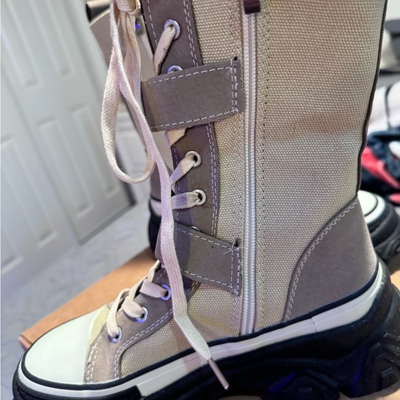 High-Top Lace-Up Boots in Beige and Black FOR SALE !!! 5/3/25 - Picture 6 of 12